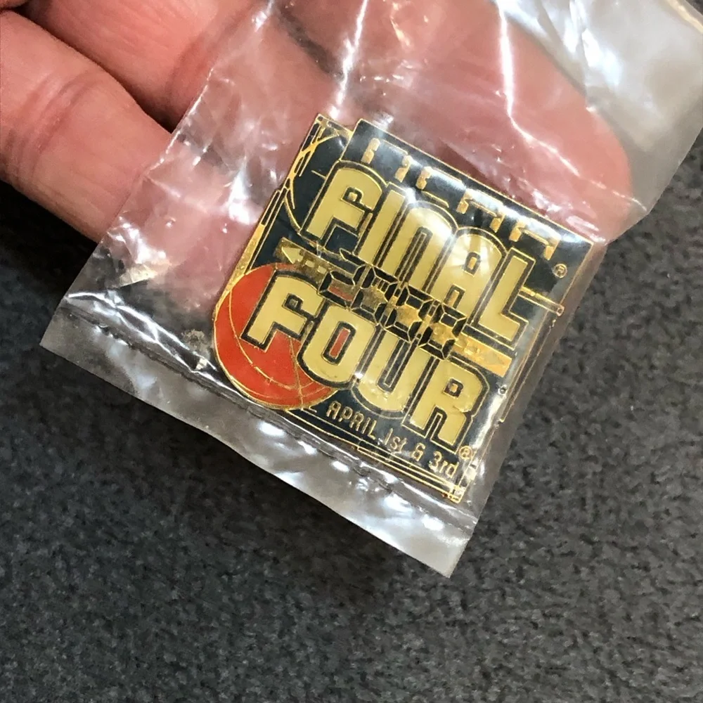 VIntage NCAA Final Four Basketball 2000 April 1st & 3rd Collectible Pin